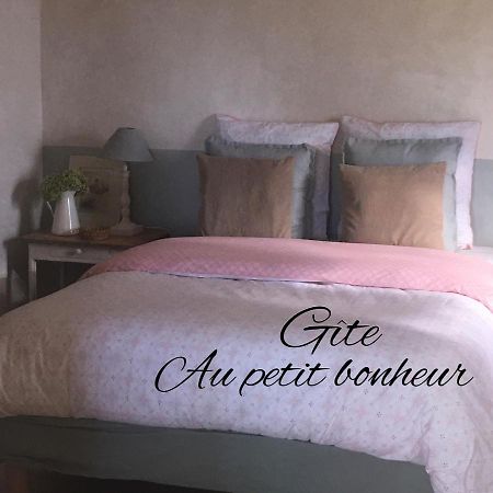 Gite Au Petit Bonheur Villa Chateldon Екстериор снимка