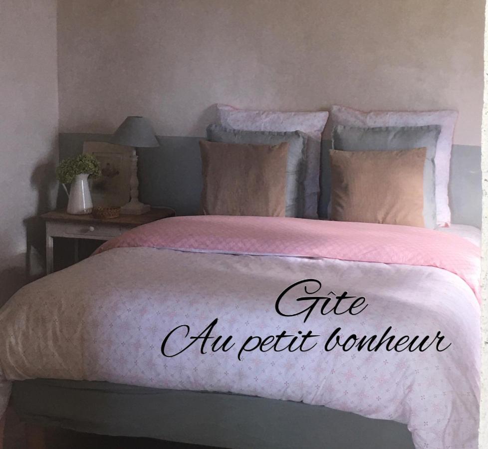 Gite Au Petit Bonheur Villa Chateldon Екстериор снимка